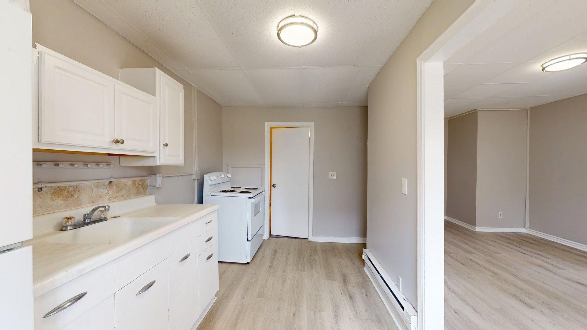 Lorain Apartment: 2550 Elyria Avenue