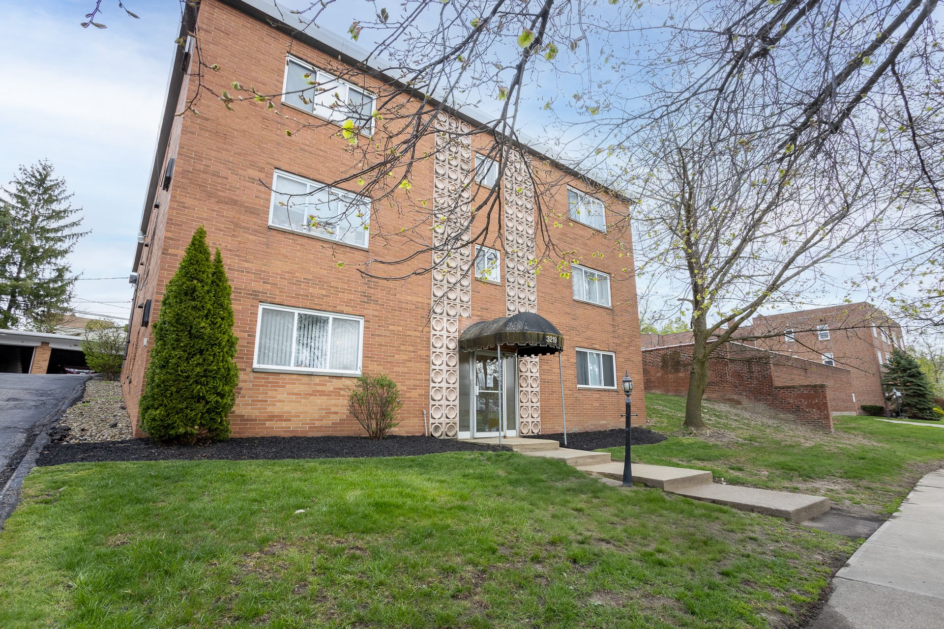 Cleveland Heights Apartment: 3219 Meadowbrook Blvd