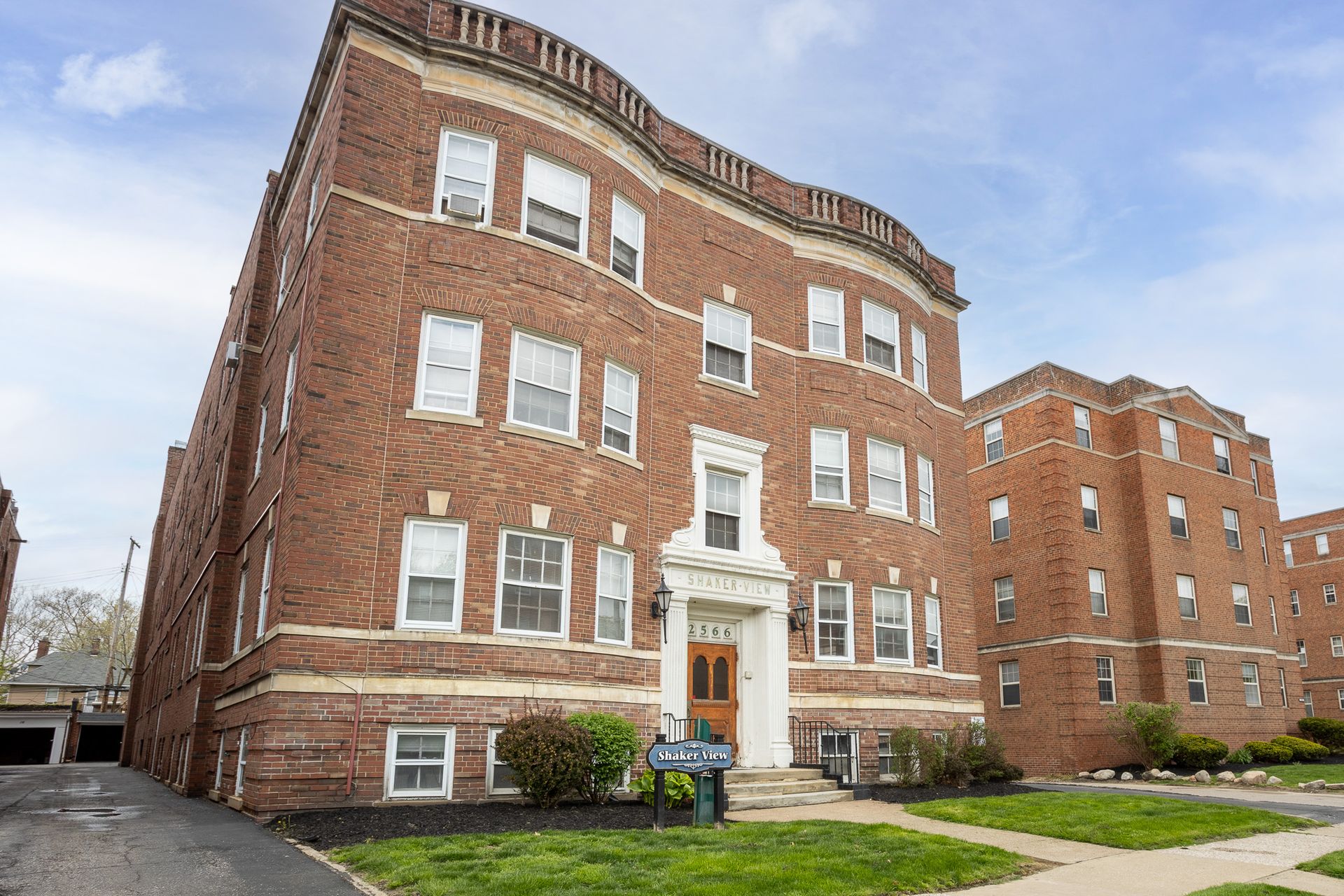 Shaker Heights Apartment: 2566 Kemper Rd.
