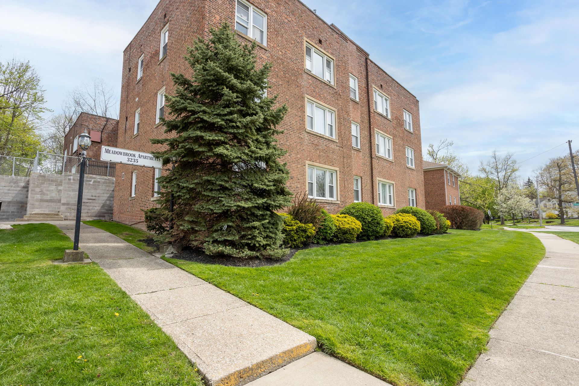 Cleveland Heights Apartment: 3235 Meadowbrook Blvd