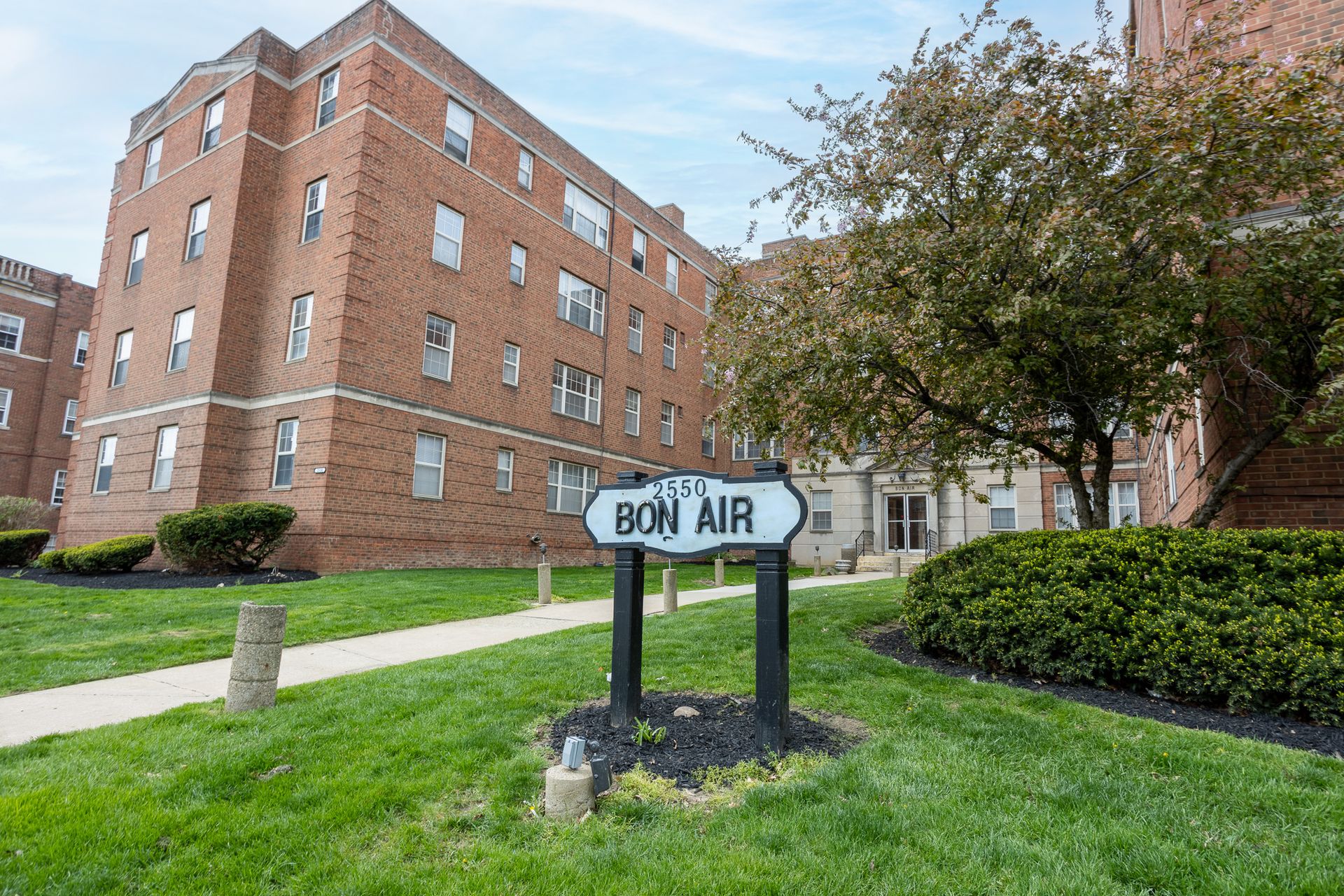 Shaker Heights Apartment: 2550 Kemper Rd