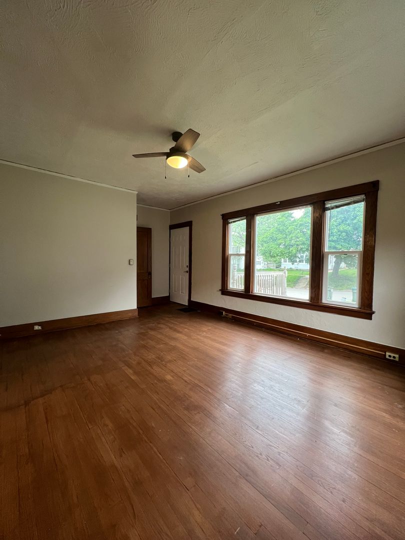 Fort Dodge Apartment: 915 5th Ave North