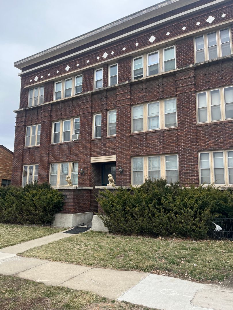 Fort Dodge Apartment: 910 2nd Ave North