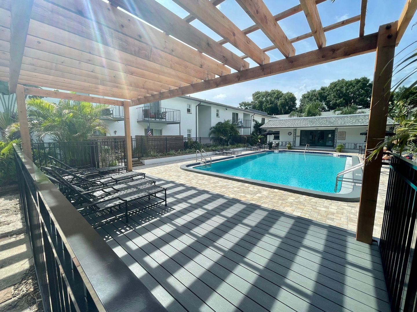 Tampa Apartment: 2401 W Morrison Ave