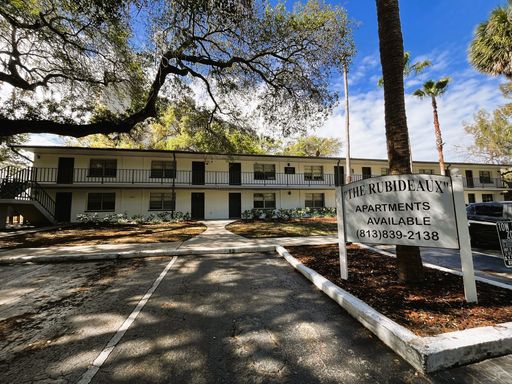 Live 1 Block Off Bayshore! – photo 1