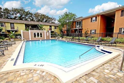 Tampa Apartment: 2401 W Morrison Ave