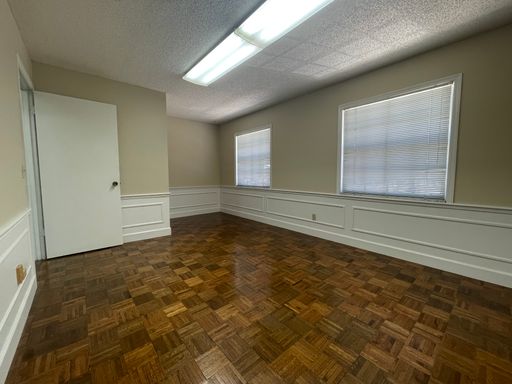 Great Office Space with 3 Private Offices included in one! – photo 1