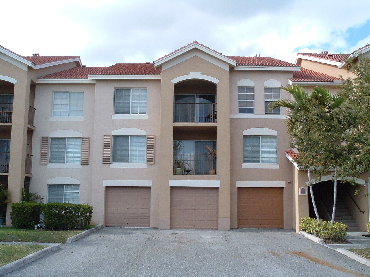 West Palm Beach House: 4200 San Marino Blvd. # 306