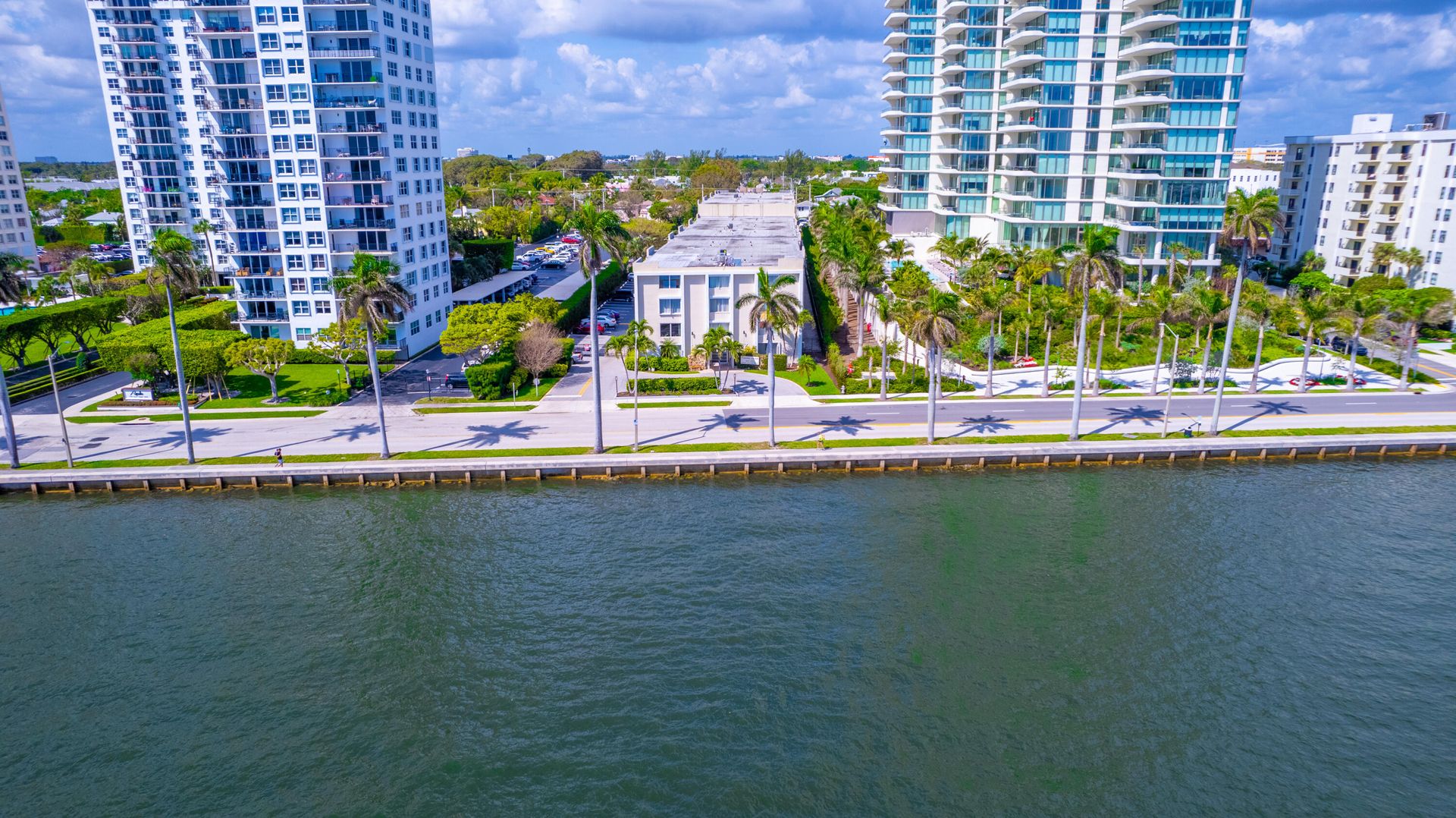 West Palm Beach House: 1601 S Flagler Dr # 2120