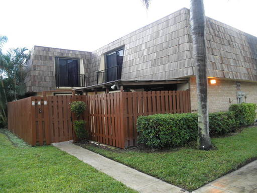 3 Bed 2.5 Bath Rental at 571 Springdale Circle, Palm Springs, FL – photo 1
