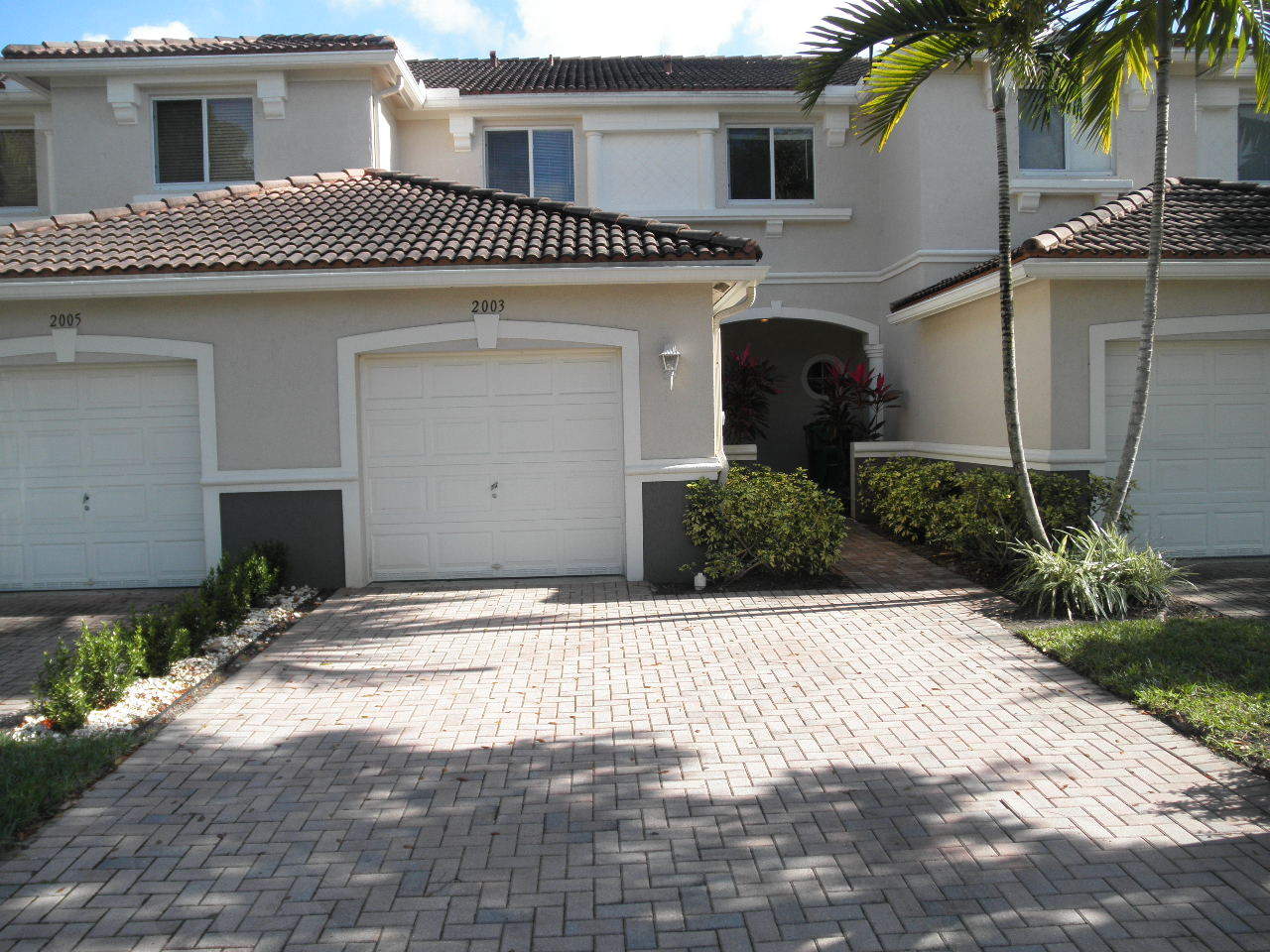 Riviera Beach House: 2003 Oakhurst Way