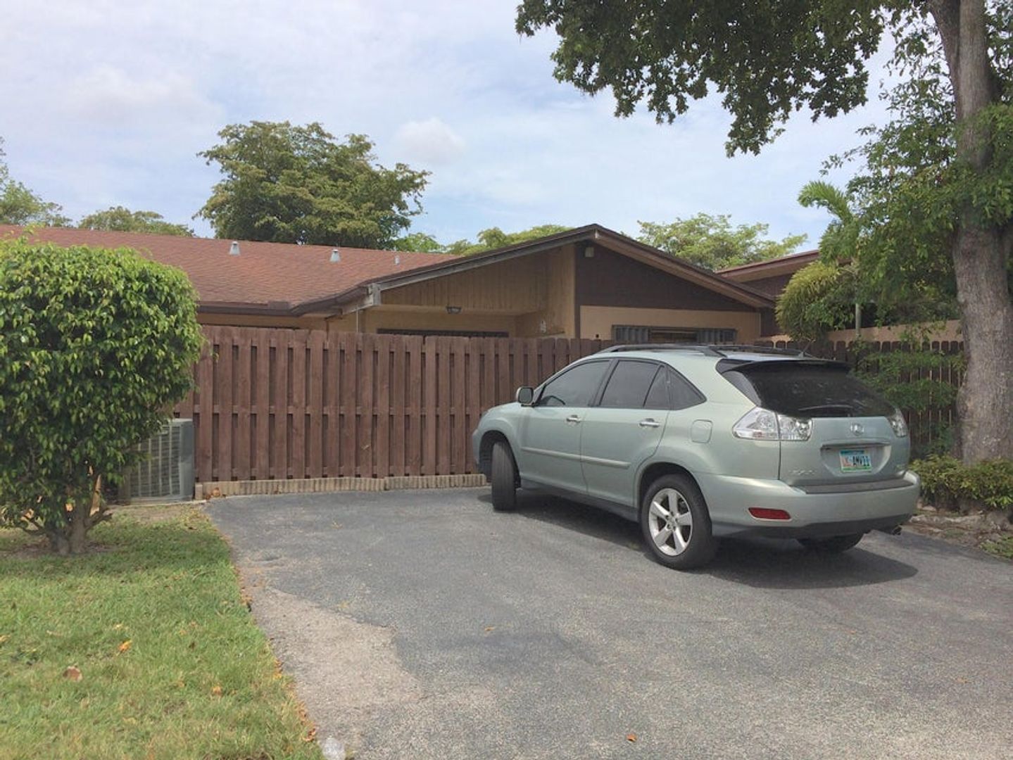 Boynton Beach House: 2080 S.W. 24th Circle