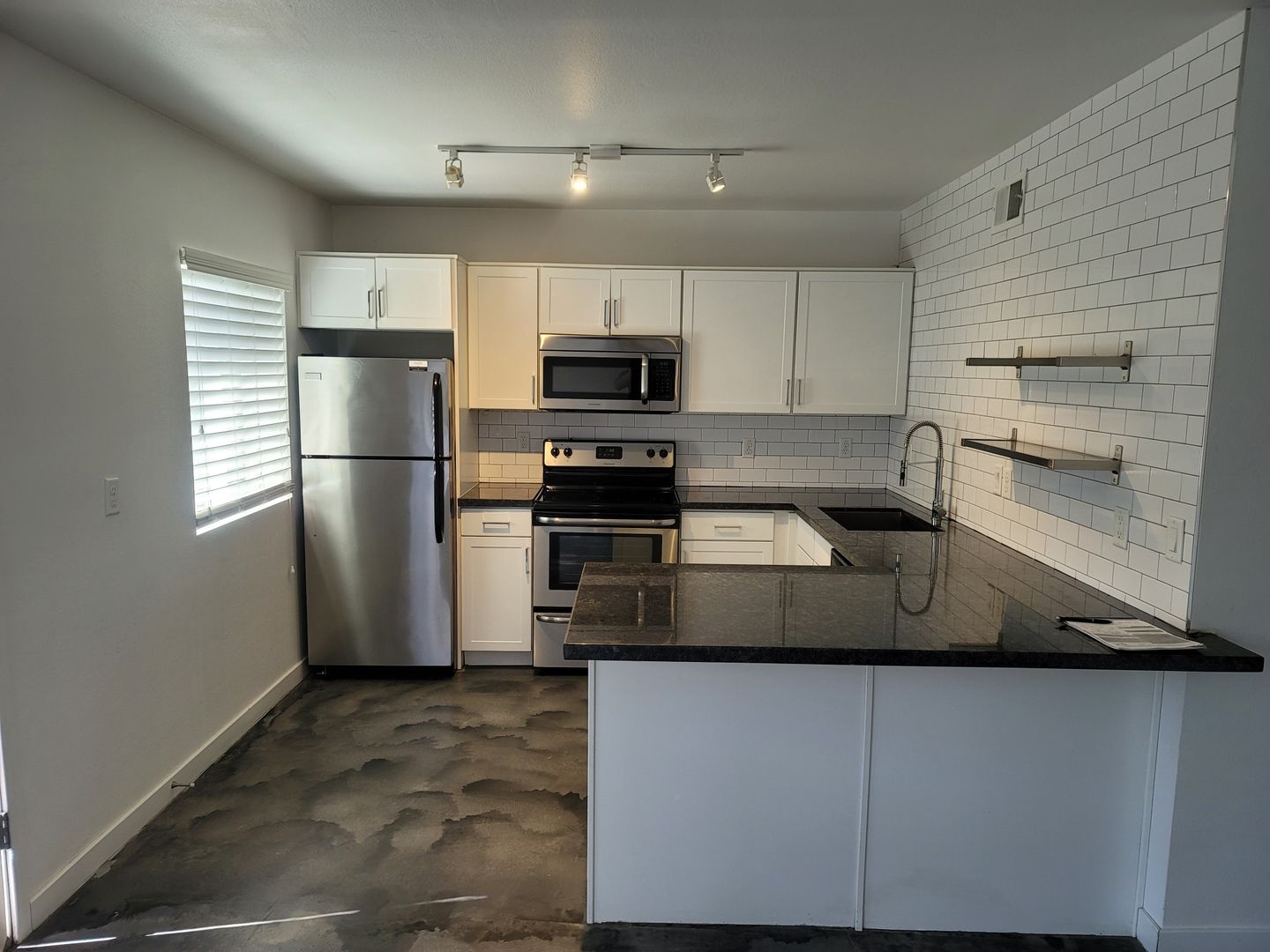PHOENIX Apartment: 3122 N 38TH STREET