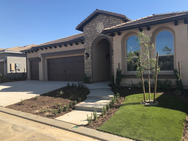 Clovis House: 2962 Moody Ave