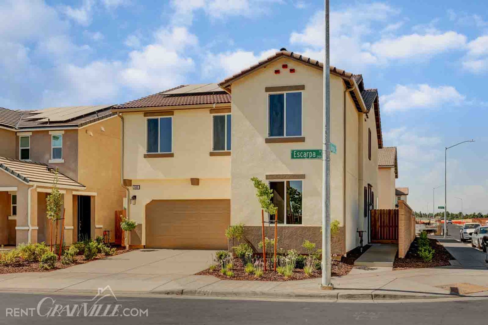 Fresno House: 2980 E Escarpa Dr