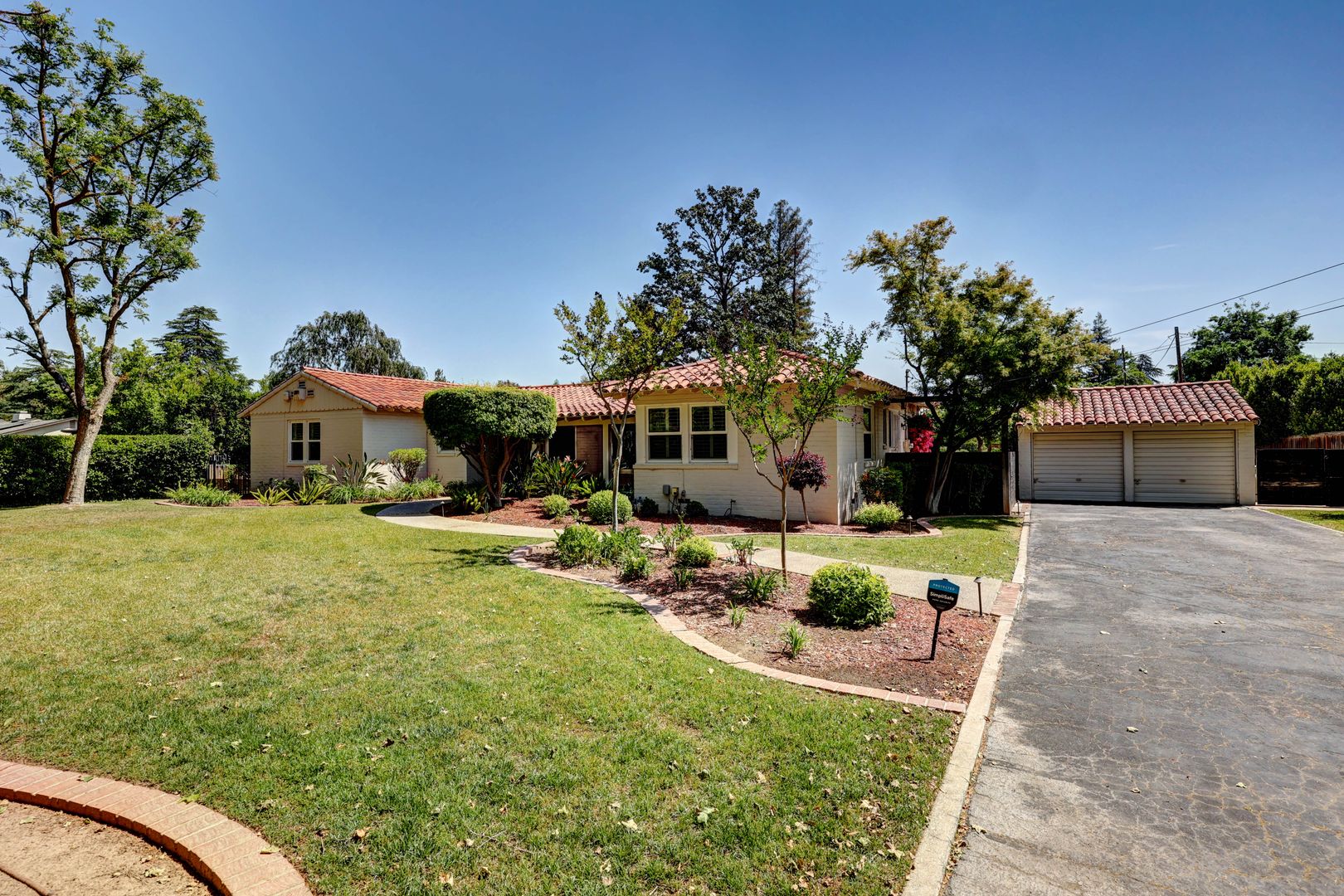 Fresno House: 4530 N Wilson Ave