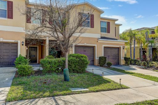 Riverview 3 Bedroom Townhome with Garage for Lease! – photo 1