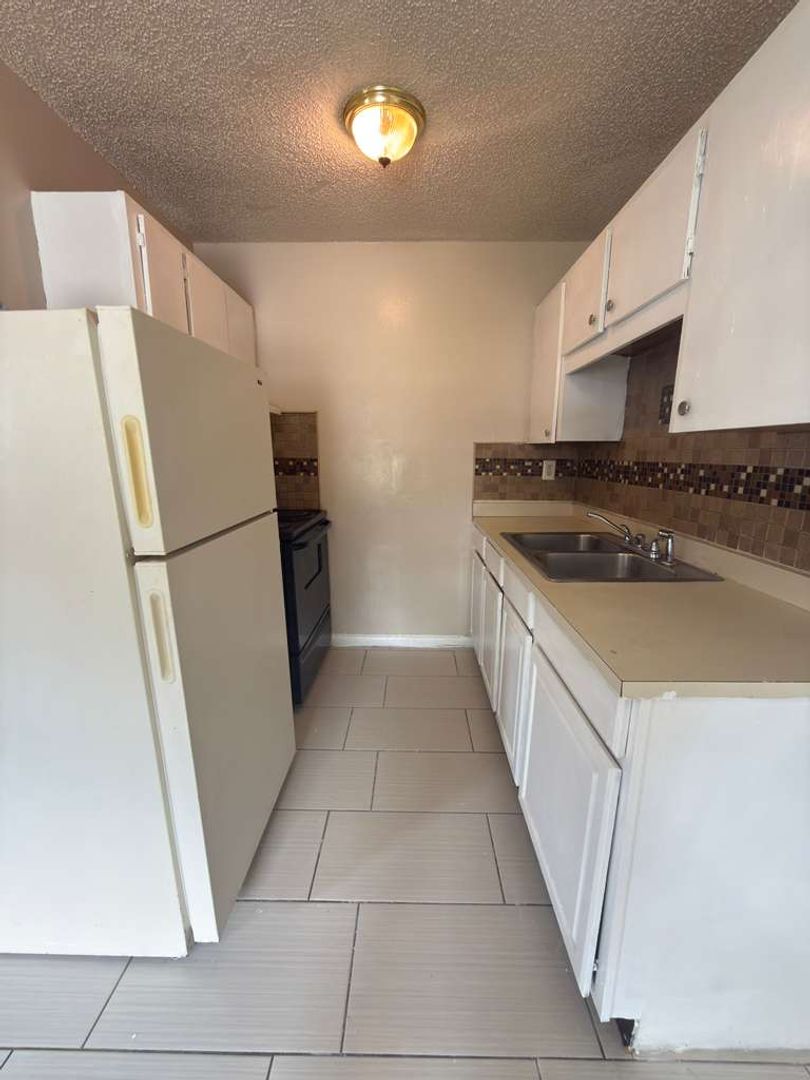 Auburndale Apartment: 2226 Leo Dr