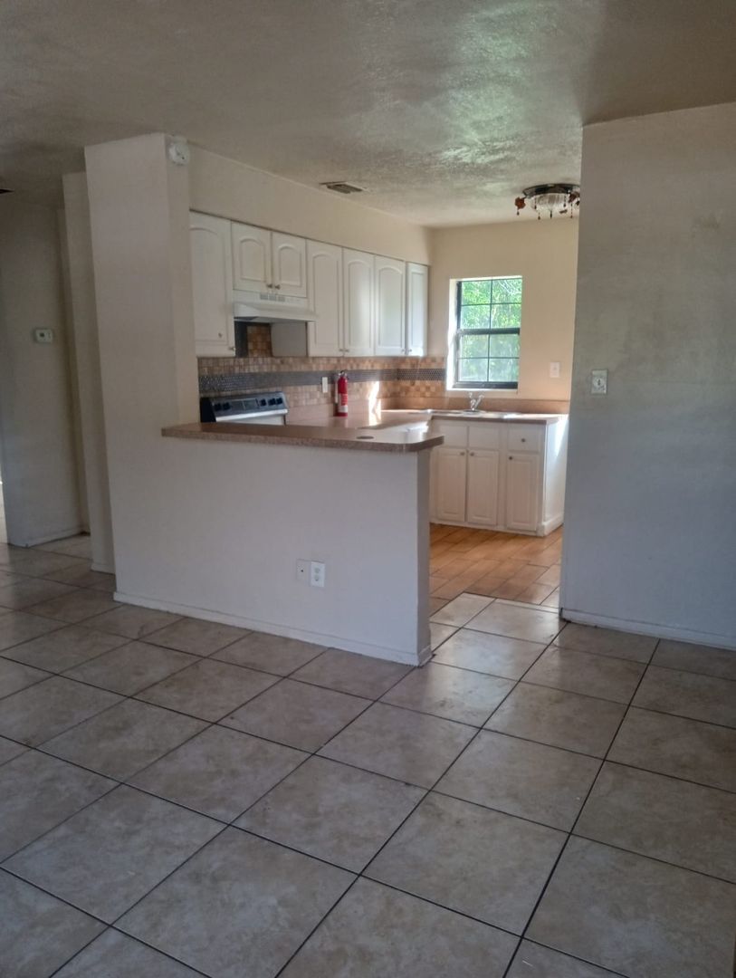 Winter Haven House: 220 6th Jpv Street