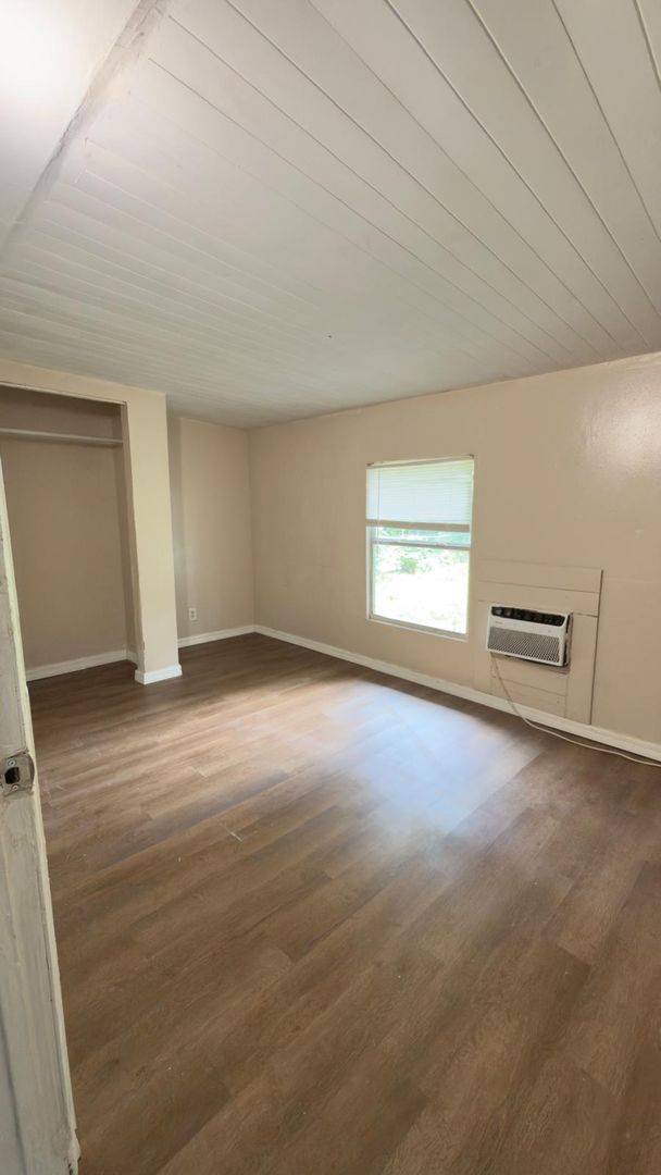 113 Oleander Ave 5 of 12