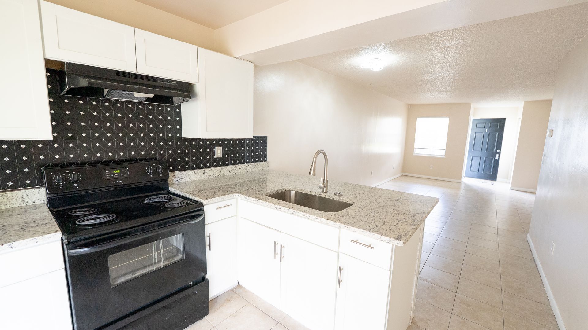 Auburndale Apartment: 2221 Leo Drive