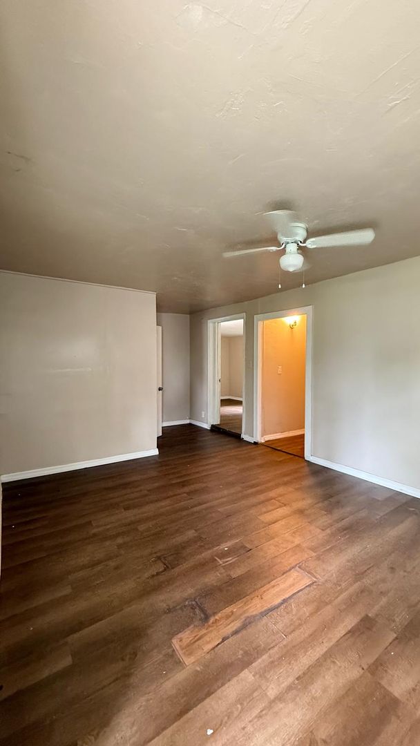 Auburndale House: 113 Oleander Avenue