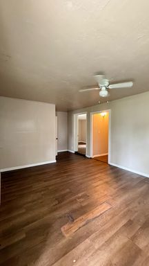 Charming 2-Bedroom Home with on Oleander Avenue – Your Perfect Auburndale Oasis!