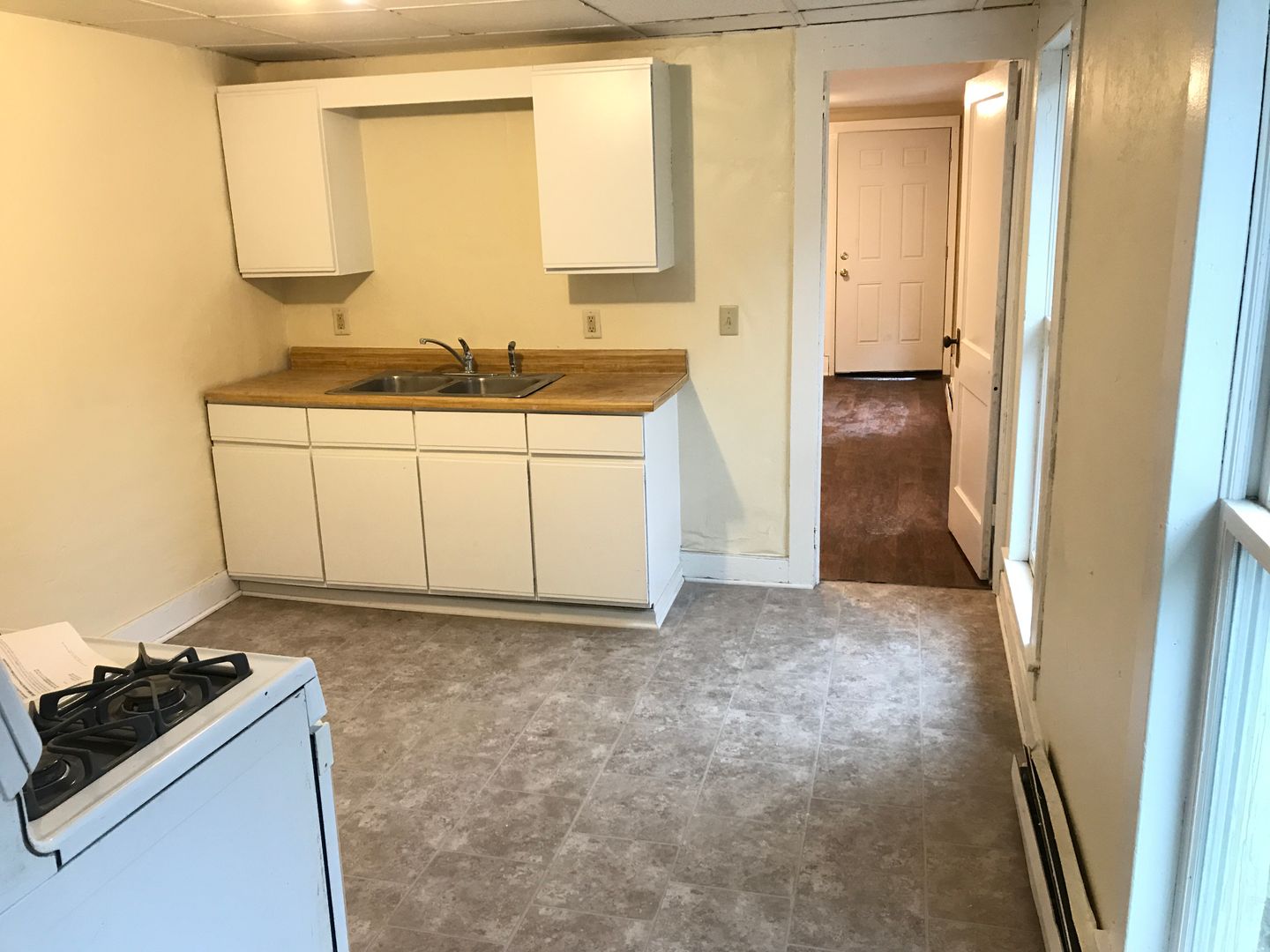 Adrian Apartment: 343 E Church St