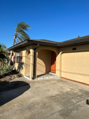 Cape Coral 2 Bed-Immediate Move-In! – photo 1