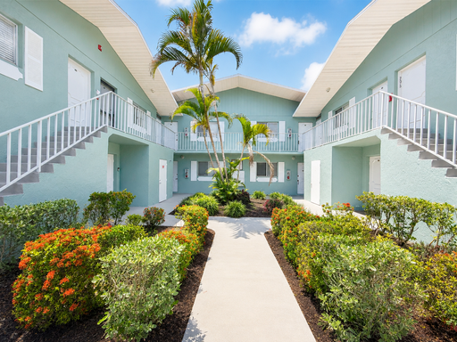 **Updated 2-Bedroom Condo in the Heart of Fort Myers!**