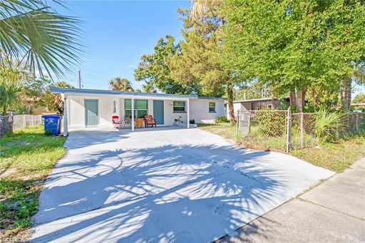 1BR/2BA with Bonus Room — Water & Electric in Rent – photo 1