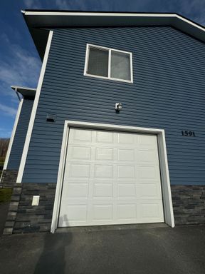 Beautiful 3 BD / 2.5 BA Duplex – photo 1
