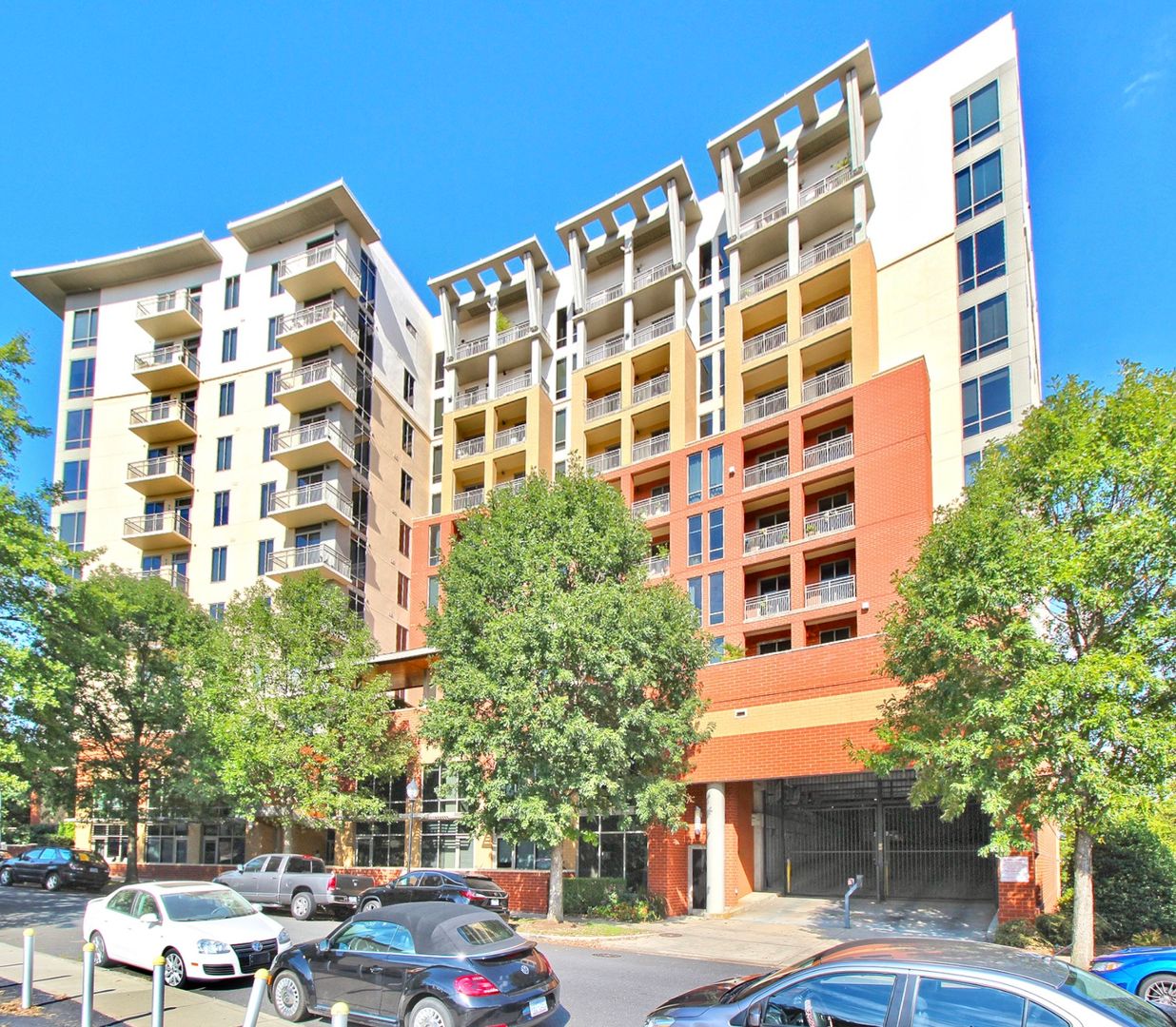 Charlotte Condo: 701 Royal Ct Unit 713