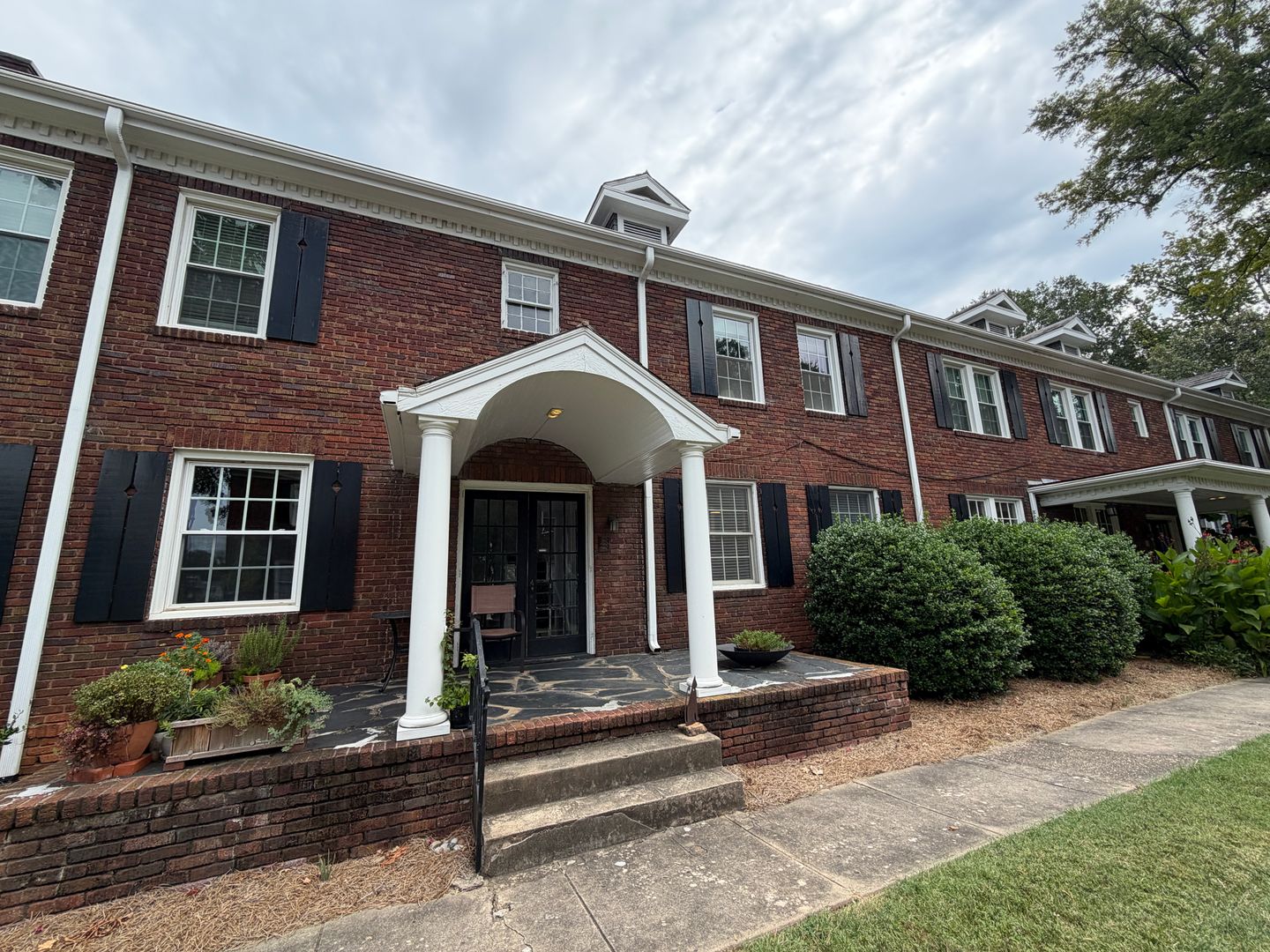 Charlotte Condo: 524 Hawthorne Lane