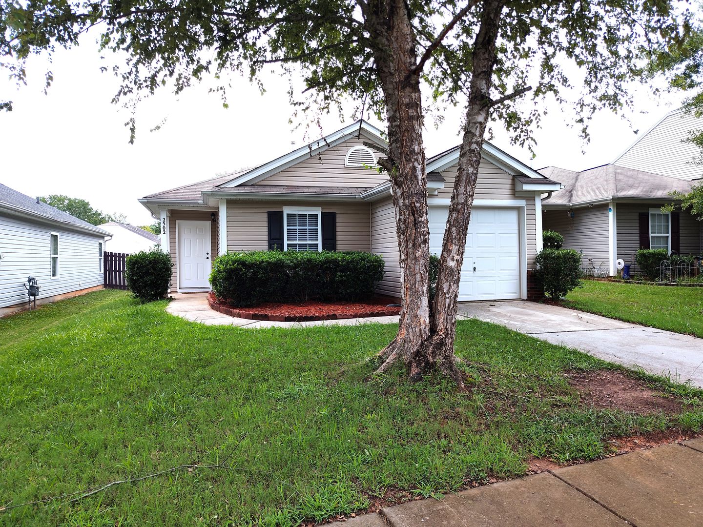 Charlotte House: 2502 Buckleigh Drive