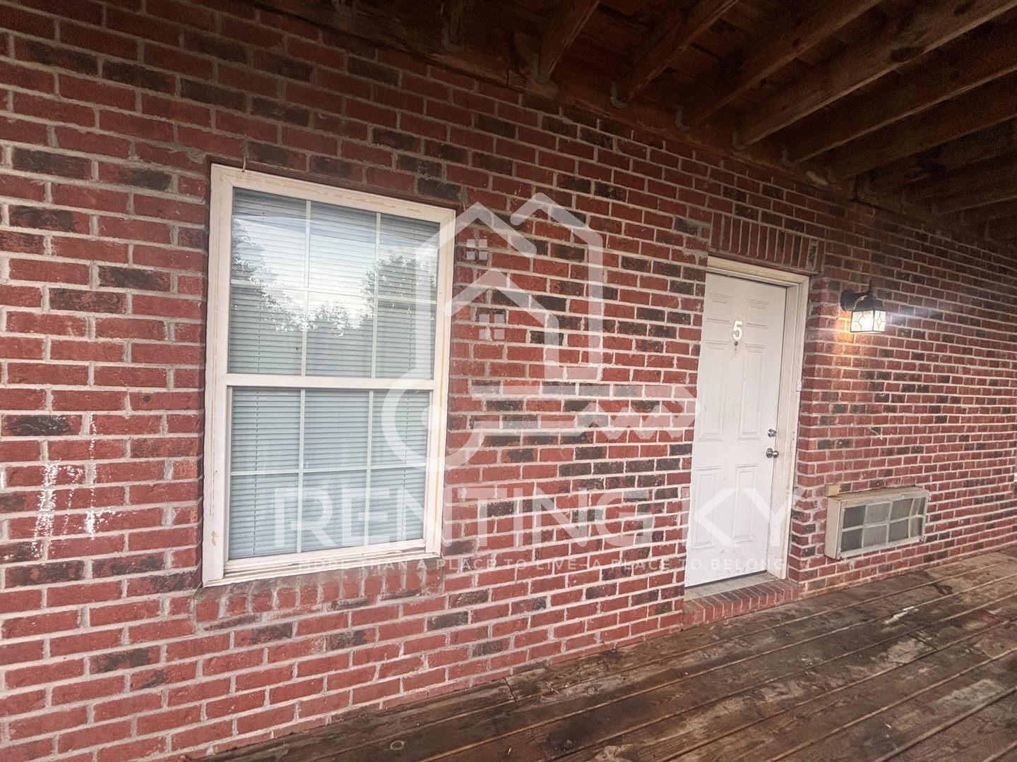 Richmond Apartment: 166 South Killarney Lane