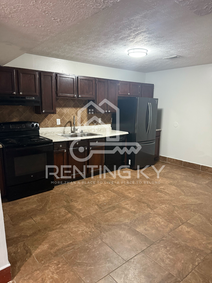 Richmond Apartment: 174 South Killarney Lane