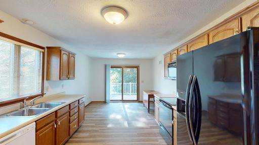 Updated 2BR/1BA Duplex with Attached Garage & Private Deck – Mt. Gilead