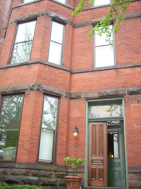 1 BR / 1 BA Condo. Walk to VCU! Laundry in unit! – photo 1