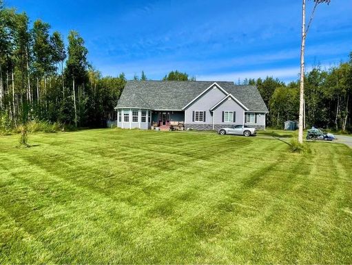 Beautiful Custom Home – photo 1