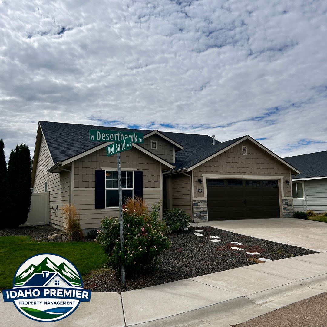 Kuna House: 1875 W Deserthawk Dr #A