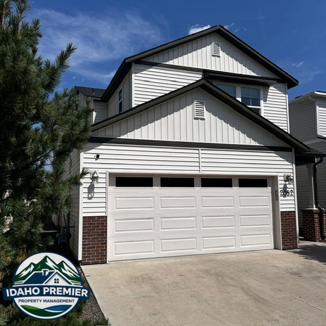 Meridian House: 2052 East Sharptail Street