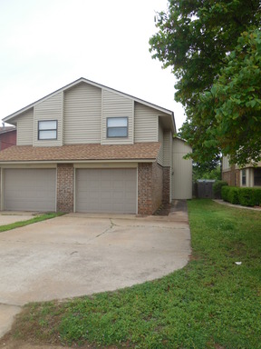 2 Bed 1.5 Bath Rental at 3114 Ridgecrest Ct, Norman, OK – photo 1