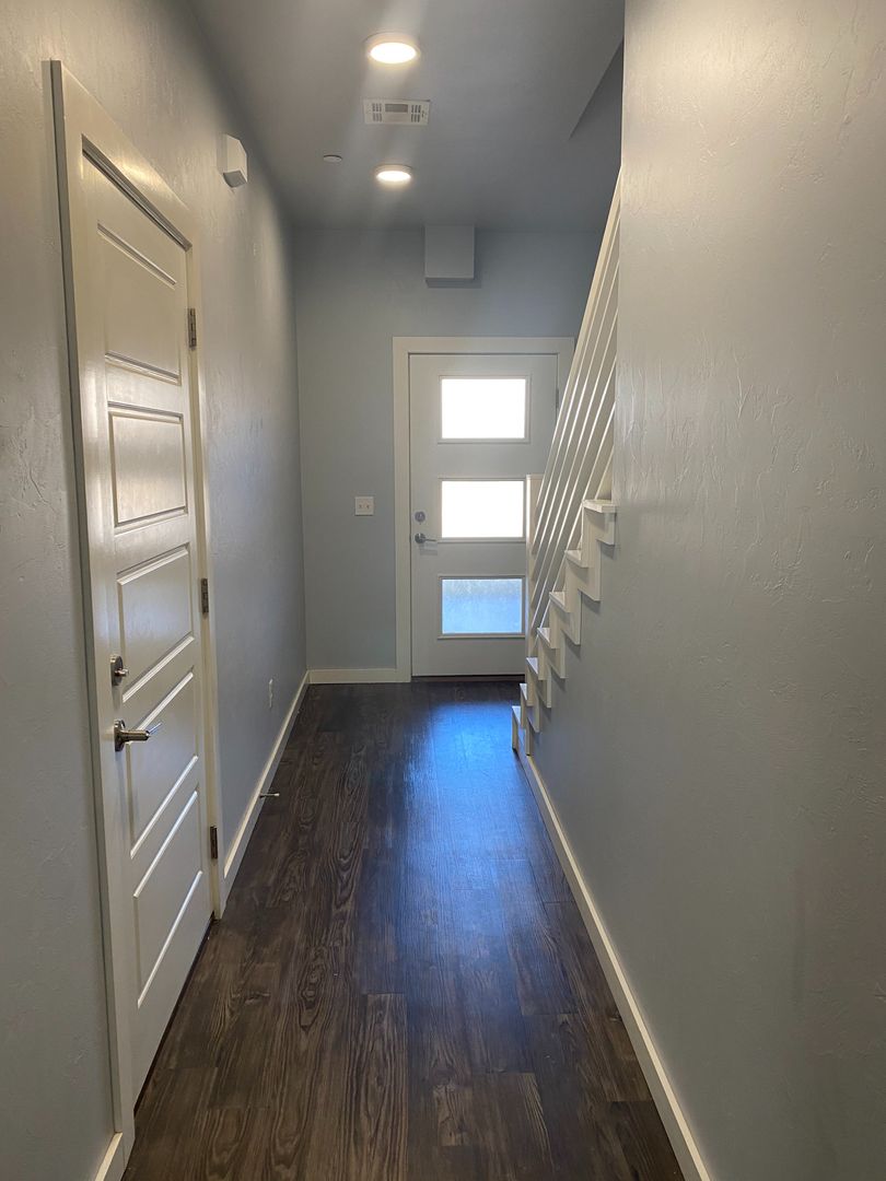 Moore House: 766 SW 14th Street