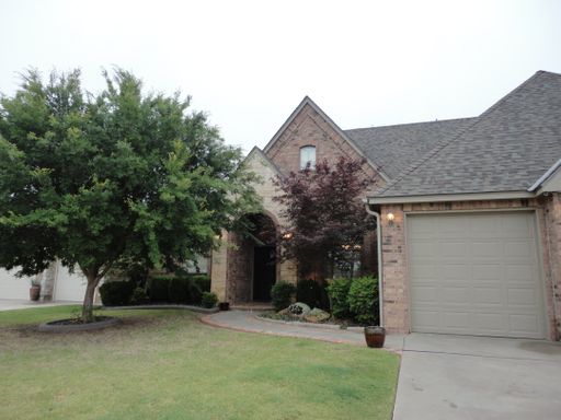 Large 4 Bedroom, 3 Bathroom House – photo 1