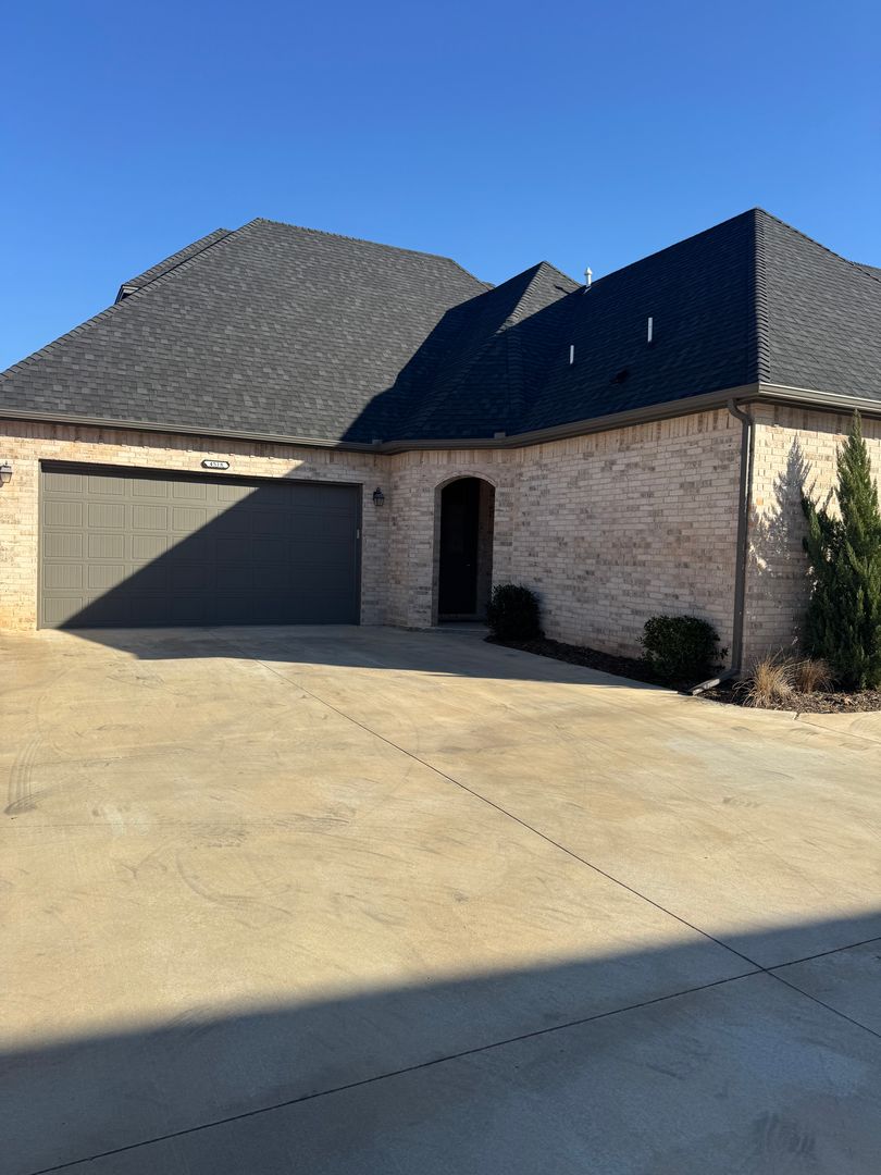norman House: 4518 Enclave Circle