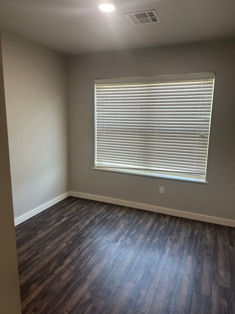Moore House: 732 SW 14th Street - 732-14