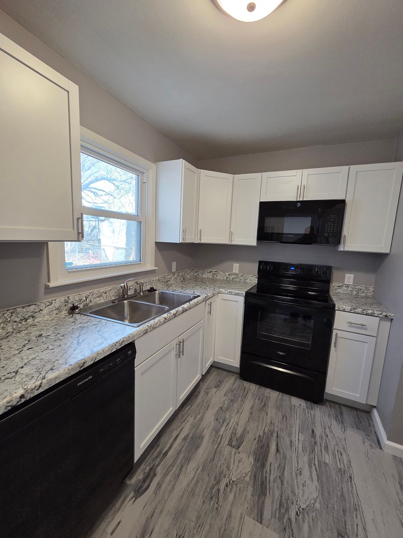 Derby House: 715 N Kokomo Dr