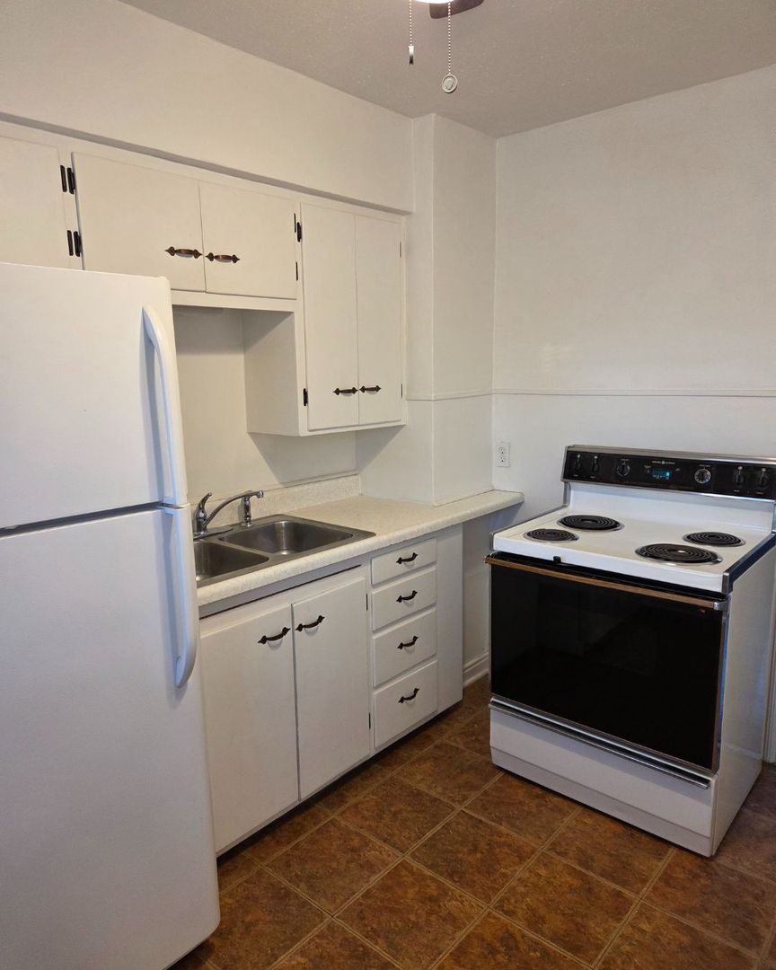 Wichita Apartment: 1658 - 1660 N Payne