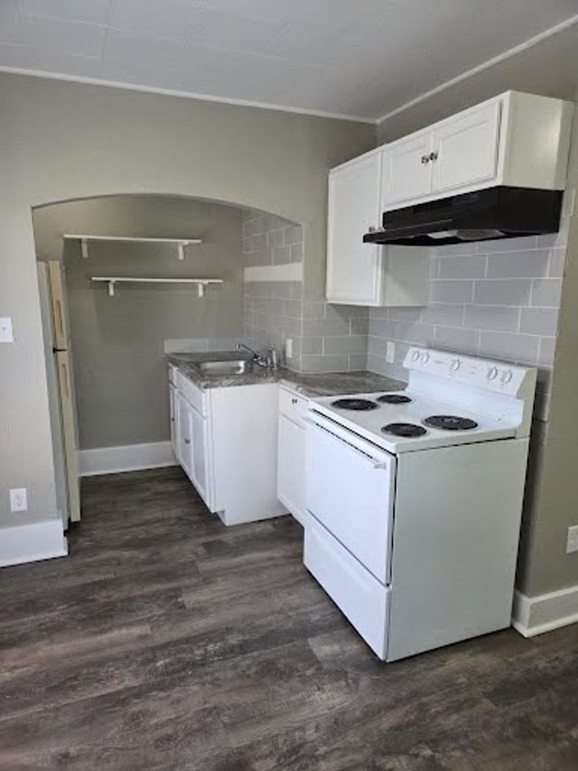 Wichita Apartment: 801 S Millwood